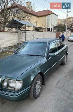 Mercedes-Benz E-Class  1995