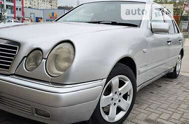 Mercedes-Benz E-Class  1998