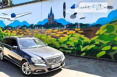 Mercedes-Benz E-Class  2010