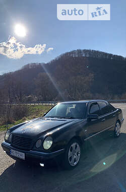 Mercedes-Benz E-Class  1997