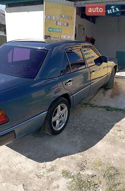 Mercedes-Benz E-Class  1991