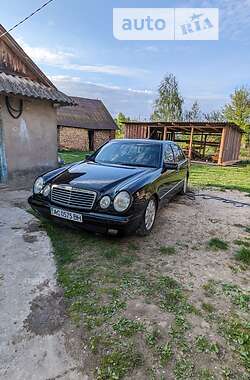 Mercedes-Benz E-Class  1997