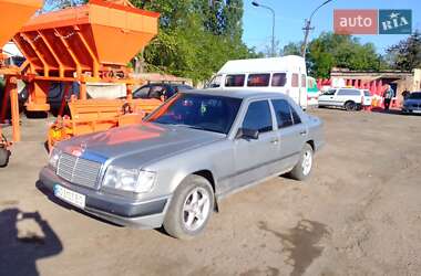 Mercedes-Benz E-Class  1987