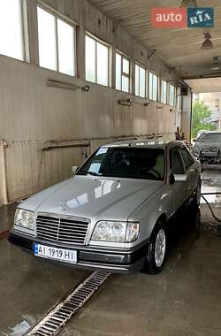 Mercedes-Benz E-Class  1995