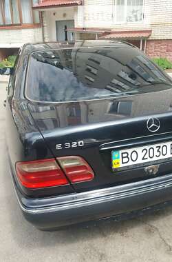 Mercedes-Benz E-Class  2001