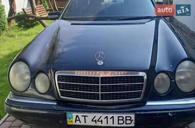 Mercedes-Benz E-Class  1996