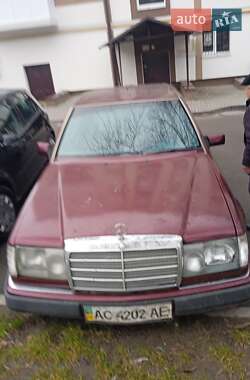 Mercedes-Benz E-Class  1992