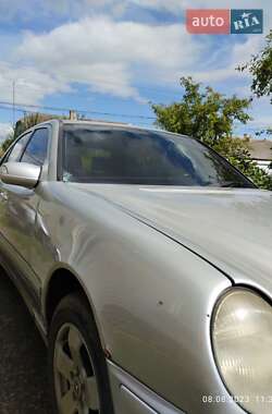 Mercedes-Benz E-Class  2002