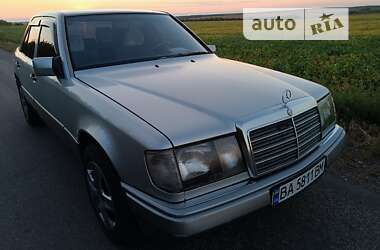 Mercedes-Benz E-Class  1993