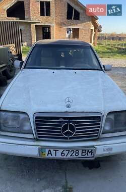 Mercedes-Benz E-Class  1986