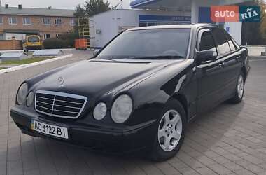 Mercedes-Benz E-Class  2001