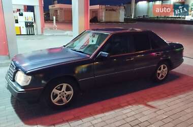 Mercedes-Benz E-Class  1995