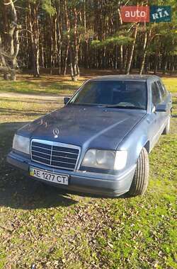 Mercedes-Benz E-Class  1992