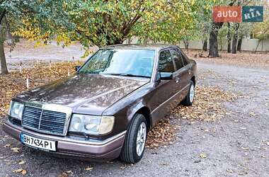 Mercedes-Benz E-Class 1992