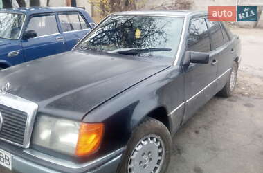 Mercedes-Benz E-Class  1989