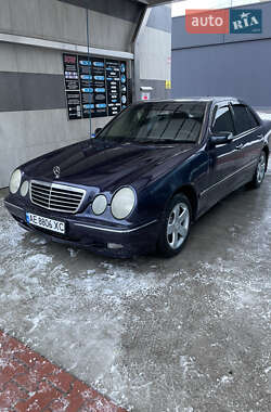Mercedes-Benz E-Class  2001