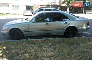 Mercedes-Benz E-Class  2001