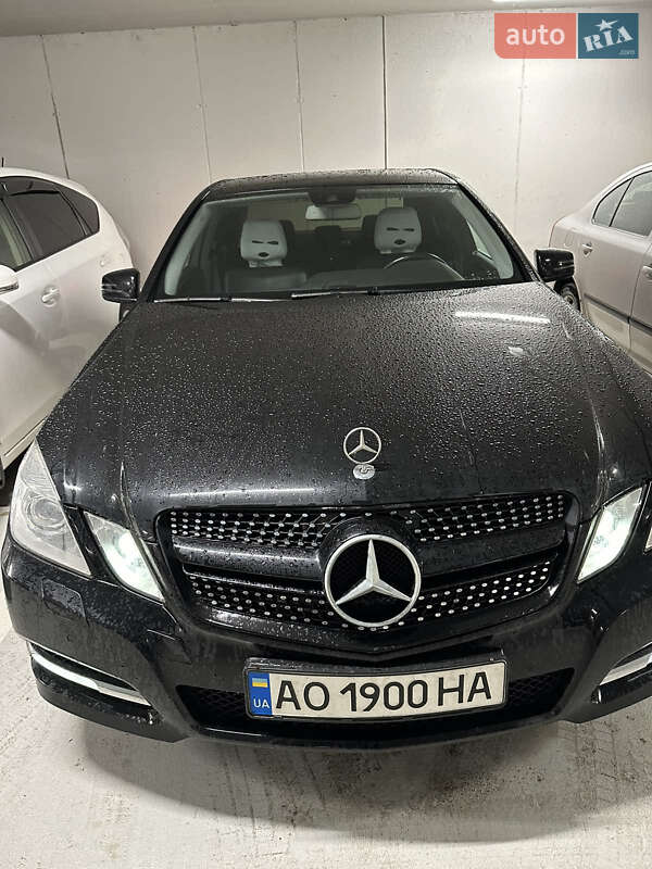 Седан Mercedes-Benz E-Class