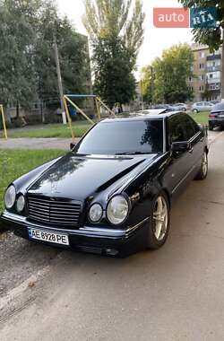 Mercedes-Benz E-Class  1996
