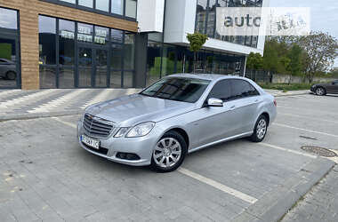 Mercedes-Benz E-Class  2010