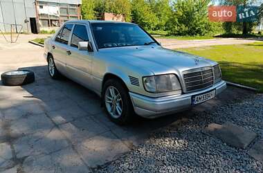Mercedes-Benz E-Class  1994