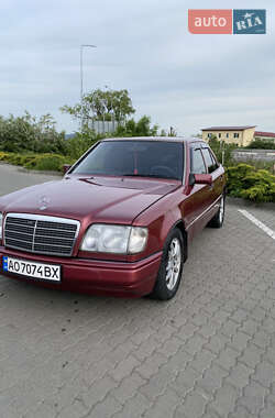 Mercedes-Benz E-Class  1995