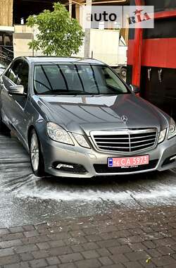 Mercedes-Benz E-Class  2009