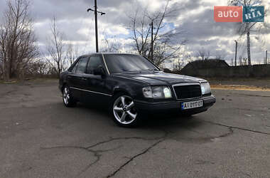 Mercedes-Benz E-Class  1993