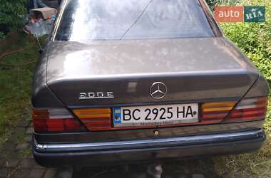 Mercedes-Benz E-Class  1989