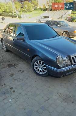 Mercedes-Benz E-Class  1998