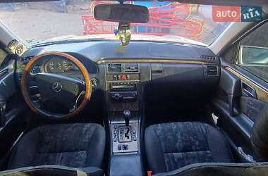 Mercedes-Benz E-Class  1996