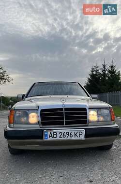 Mercedes-Benz E-Class  1986