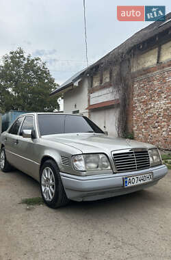 Mercedes-Benz E-Class  1995