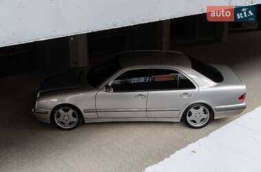 Mercedes-Benz E-Class  2000