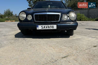 Mercedes-Benz E-Class  1998