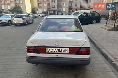 Mercedes-Benz E-Class  1986