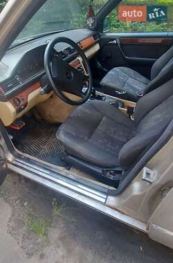 Mercedes-Benz E-Class  1991