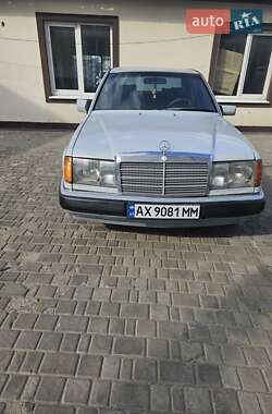 Mercedes-Benz E-Class  1990