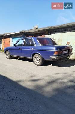 Mercedes-Benz E-Class  1978