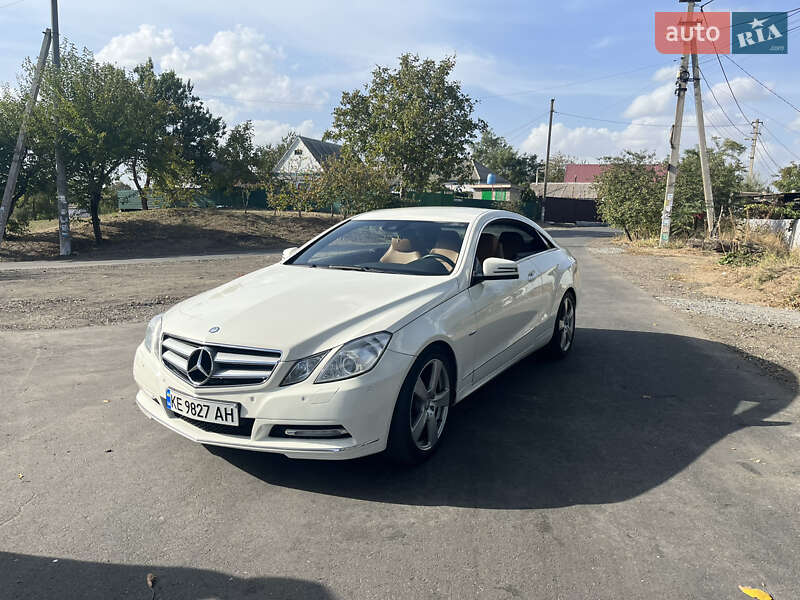Купе Mercedes-Benz E-Class
