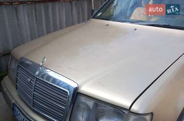 Mercedes-Benz E-Class  1988