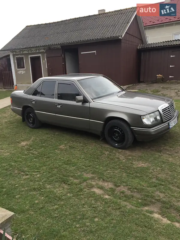 Mercedes-Benz E-Class 1992