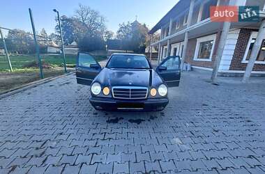 Mercedes-Benz E-Class  1996