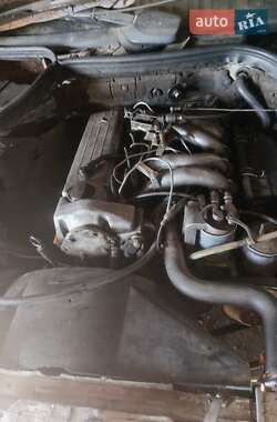 Mercedes-Benz E-Class  1985