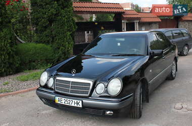 Mercedes-Benz E-Class  1998
