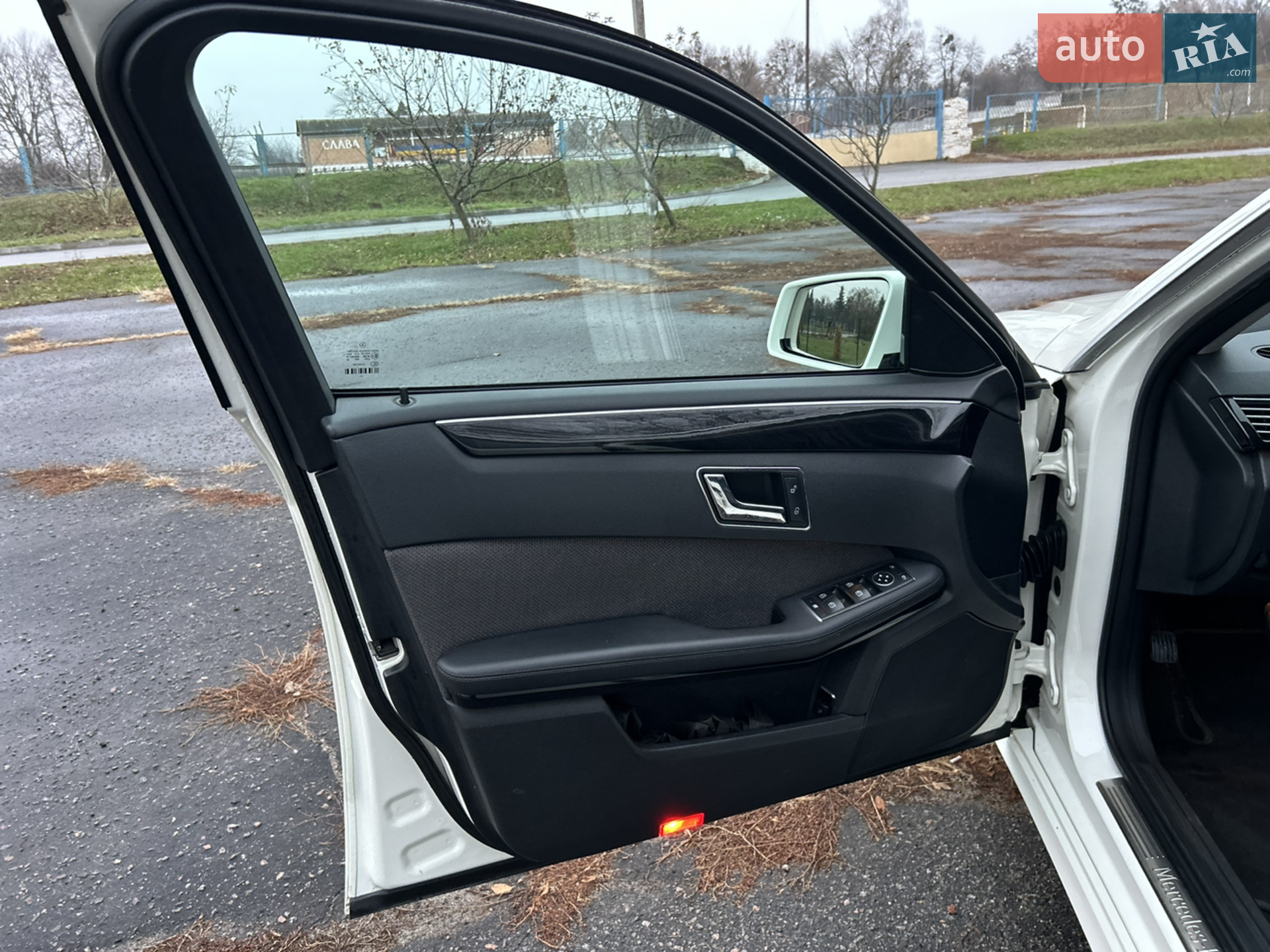 Mercedes-Benz E-Class 2009 VIN WDD2122471A157599 фото оголошення 12 з 18