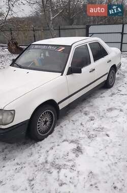 Mercedes-Benz E-Class 1986