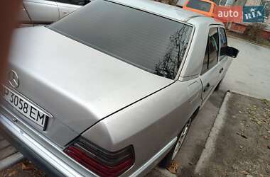 Mercedes-Benz E-Class 1993