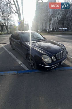 Mercedes-Benz E-Class  2003