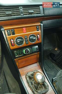 Mercedes-Benz E-Class  1994